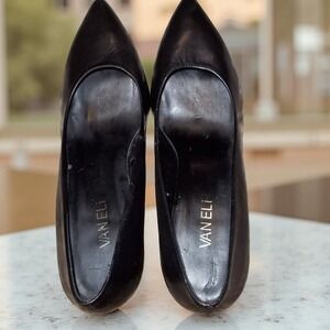 Vaneli Womens Black Leather Pointed Toe Kitten Heel Pumps Shoes